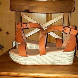 Torrid platform wedges 10 wide brown